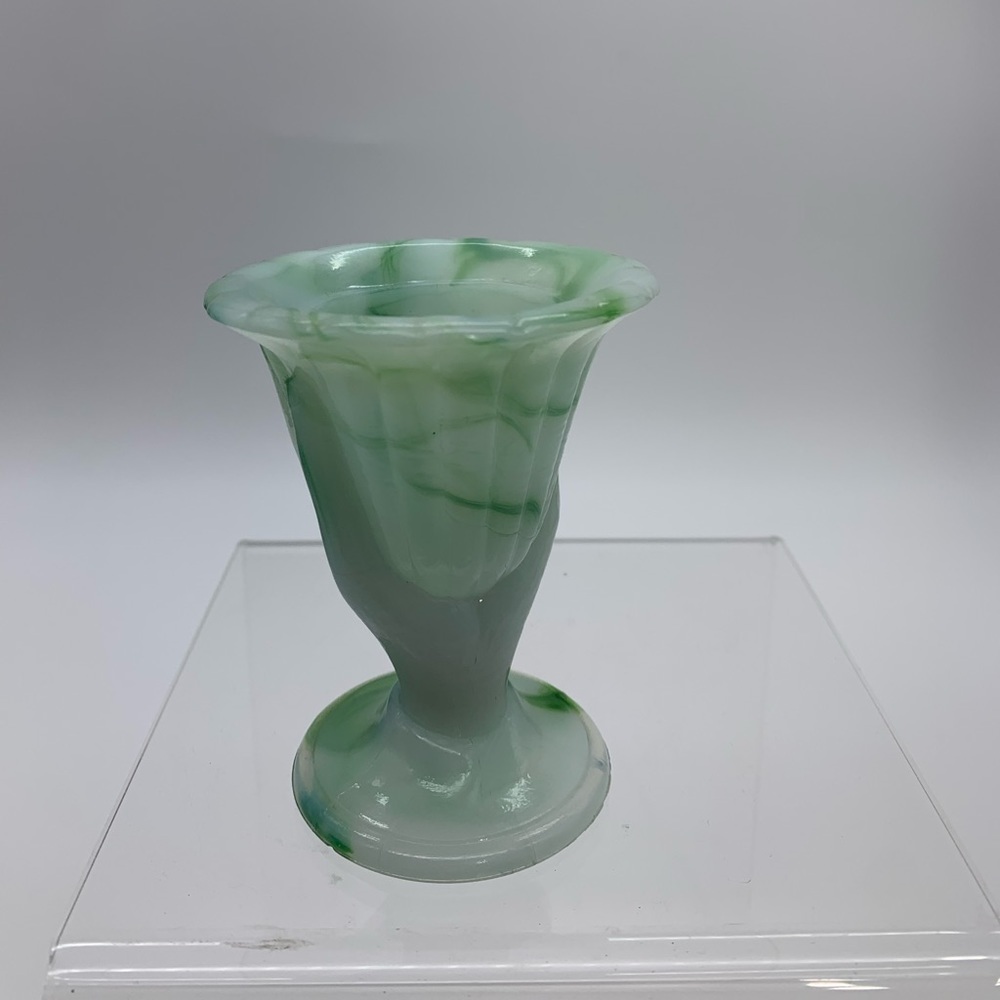 Akro Agate “ Beggars Hand” #766 Green & White Slag Glass Miniature Vase #13 Vtg.
